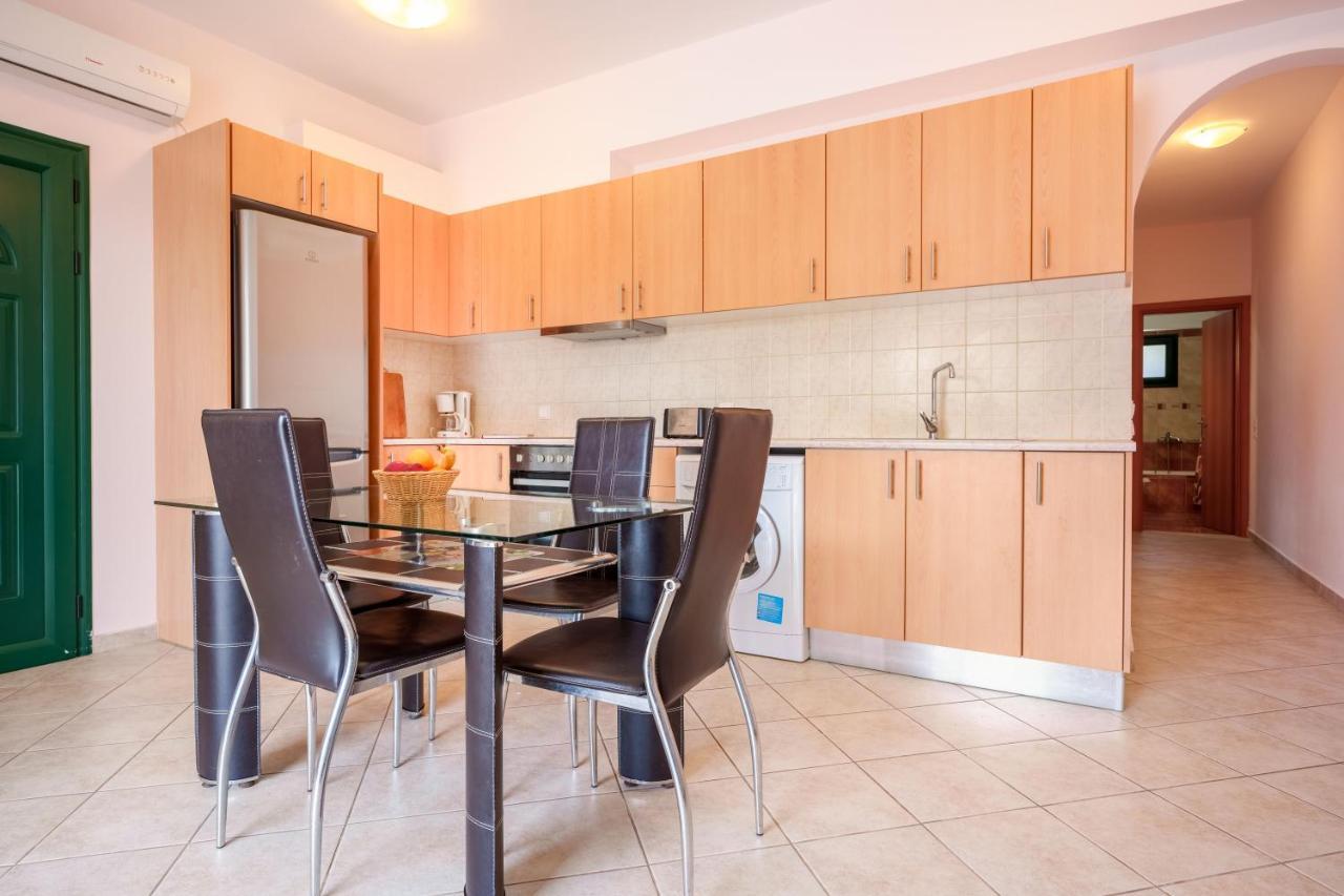 Niko'S Central Skala Apartments Екстер'єр фото